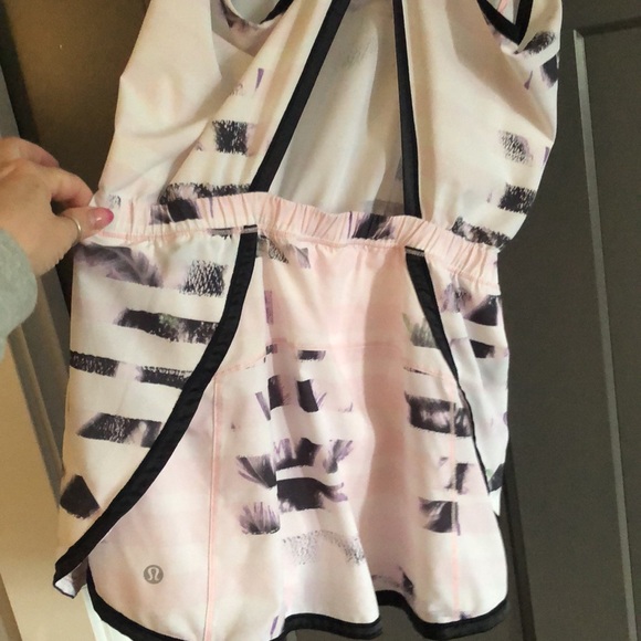 LULULEMON| SWEATY OR NOT RUNSIE - Picture 4 of 4